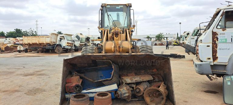 Pá Carregadora CATERPILLAR 938G · Viana