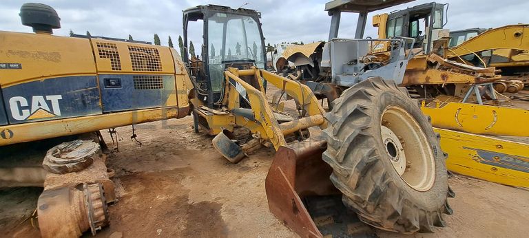 Retroescavadora CATERPILLAR 416E · Viana