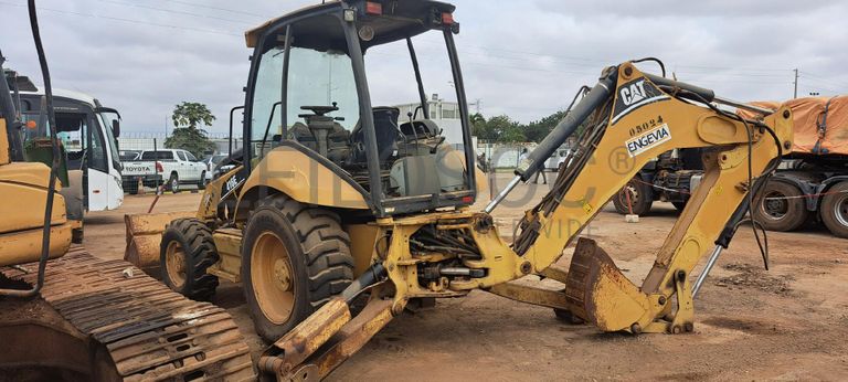 Retroescavadora CATERPILLAR 416E · Viana