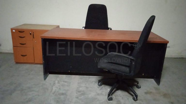 Mobiliário de escritório ·