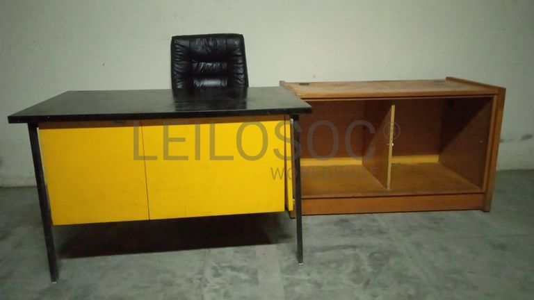 Mobiliário de escritório ·