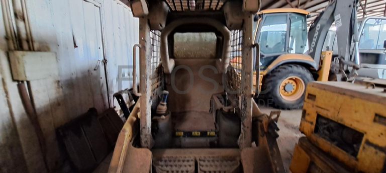 Mini pá CATERPILLAR 226B