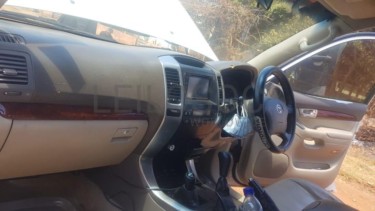 Toyota Land Cruiser Prado ·