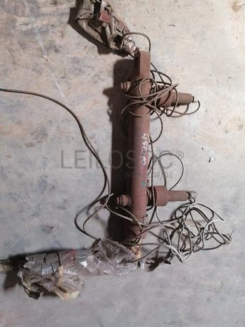 Atuador hidráulico ·