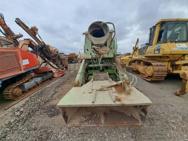 Betoneira Móvel (3M3) MERLO DBM 2500 EV · Viana