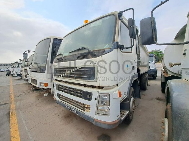 Camião Basculante (6X4) VOLVO FM 13 · Viana