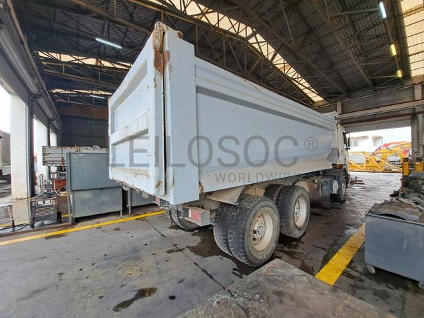 Camião Basculante 26 T (6X4) VOLVO FM 13-400 · Viana