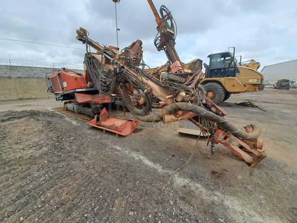 Perfuradora SANDVIK DX 700 · Viana