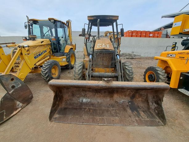 Retroescavadora CATERPILLAR 428 D · Viana