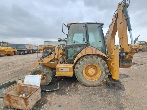 Retroescavadora CATERPILLAR 428 D · Viana