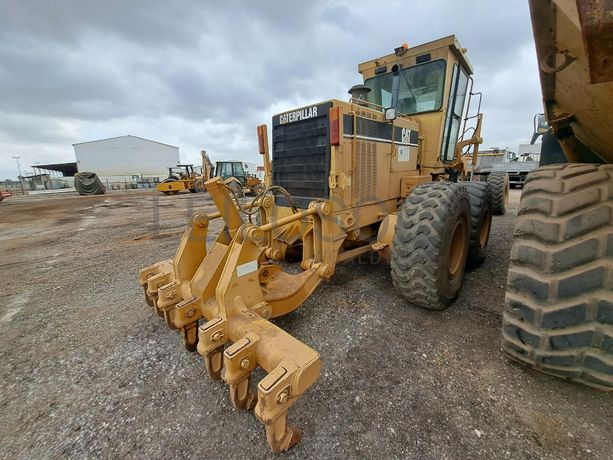 Motoniveladora CATERPILLAR · Viana