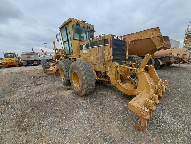 Motoniveladora CATERPILLAR · Viana