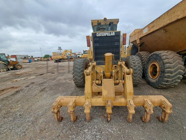 Motoniveladora CATERPILLAR · Viana