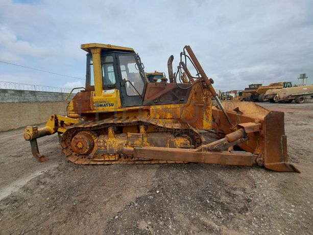 Bulldozer KOMATSU D65E-12 · Viana