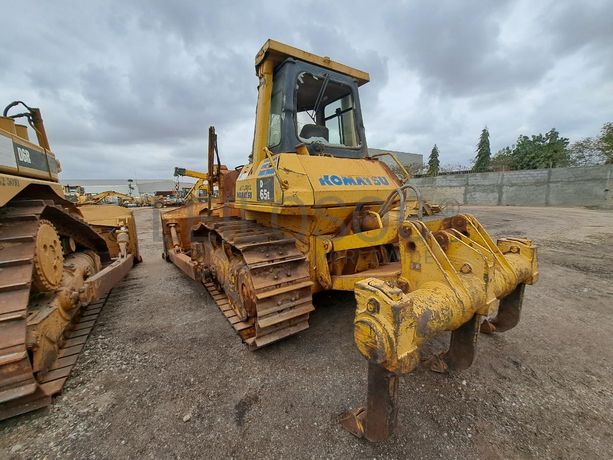 Bulldozer KOMATSU D65E-12 · Viana