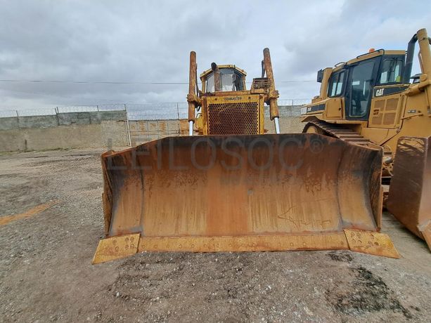 Bulldozer KOMATSU D65E-12 · Viana