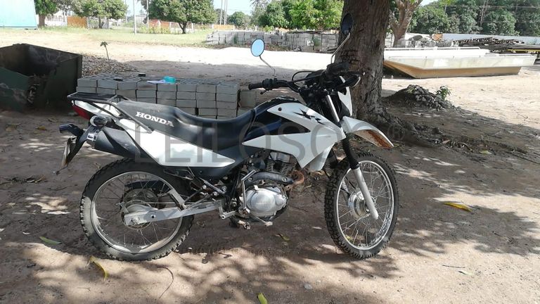 Motorizada de marca Honda XL LEK ·