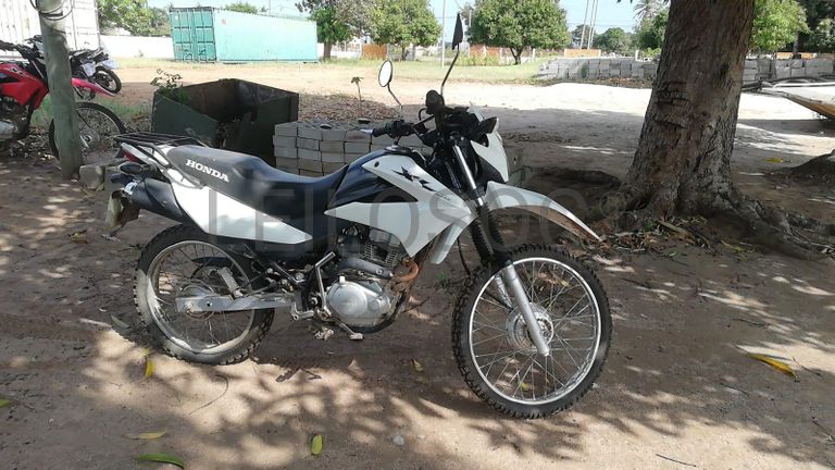 Motorizada de marca Honda XL LEK ·