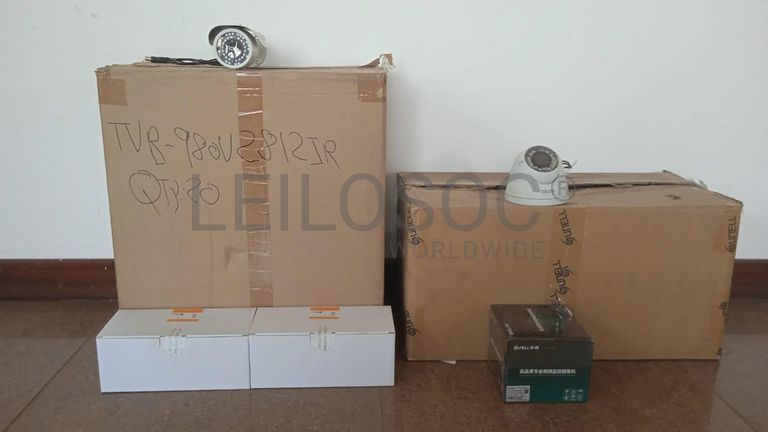 Equipamentos de segurança + Câmeras de vigilância + Câmeras Bullet + Câmeras Bullet + Câmeras Bullet + Câmeras Bullet ·