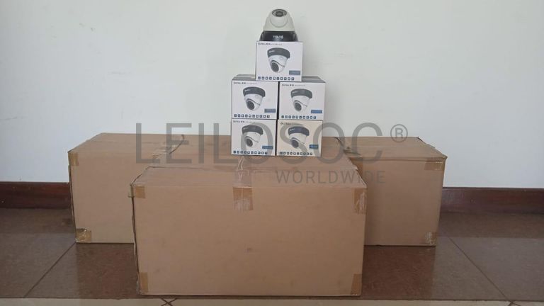 Equipamentos de segurança + Câmeras Eyeball + Câmeras Eyeball + Câmeras Eyeball + Câmeras de vigilância + Câmeras de vigilância ·