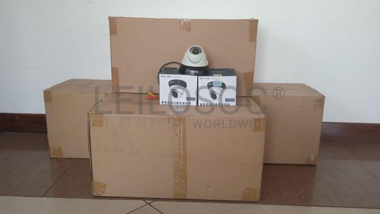 Equipamentos de segurança + Câmeras Eyeball + Câmeras Eyeball + Câmeras Eyeball + Câmeras de vigilância + Câmeras de vigilância ·