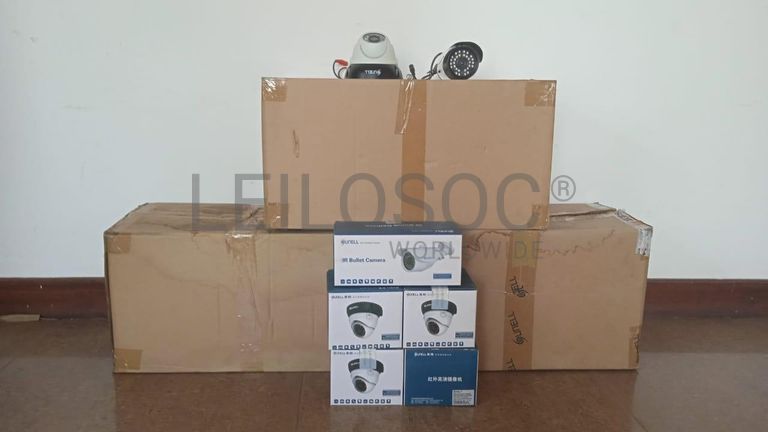 Equipamentos de segurança + Câmeras Eyeball + Câmeras Eyeball + Câmeras Eyeball + Câmeras de vigilância + Câmeras de vigilância ·