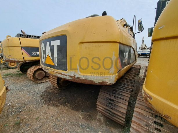 Escavadora (20 Ton.) CATERPILLAR 320D · Viana