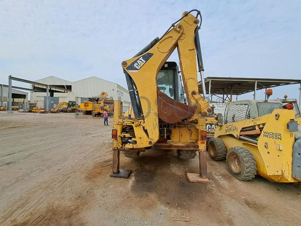 Retroescavadora (9 Ton.) CATERPILLAR 428E · Viana