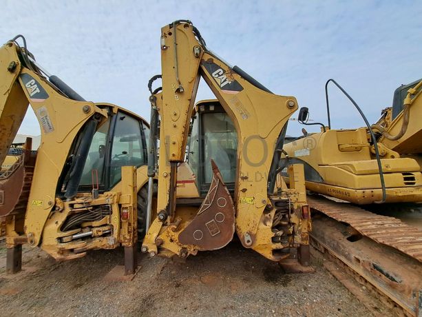 Retroescavadora (9 Ton.) CATERPILLAR 428E · Viana