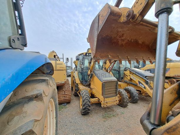 Retroescavadora (9 Ton.) CATERPILLAR 428E · Viana