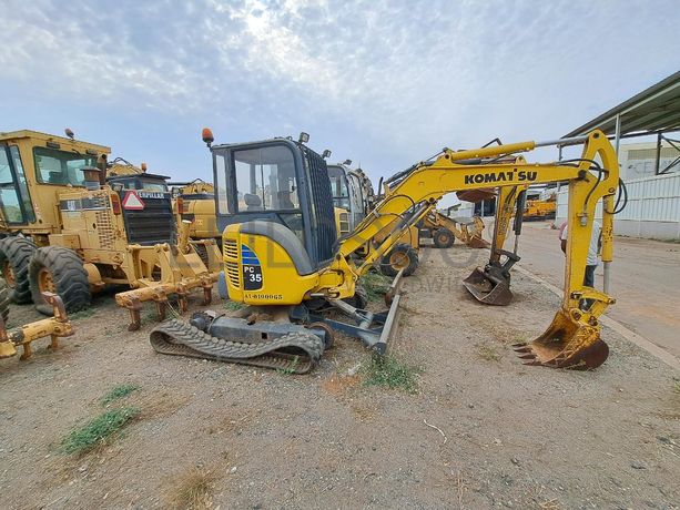 Mini giratória (4 Ton.) KOMATSU PC35MR-2 · Viana