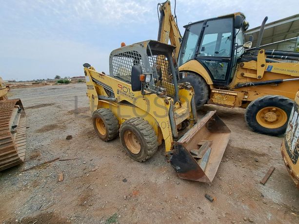 Mini pá carregadora (3 Ton.) WACKER NEUSON 901SP · Viana