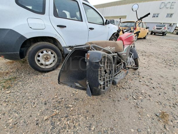 Motociclo HONDA ACE CB 125 TAXI · Viana
