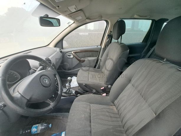 RENAULT DUSTER 4x4 1.5DCi · Viana