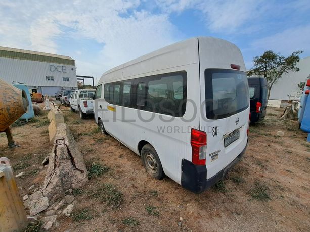 Miniautocarro NISSAN URVAN · Viana