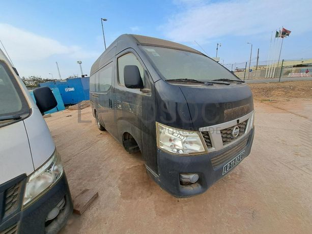 Miniautocarro NISSAN URVAN · Viana