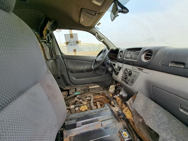 Miniautocarro NISSAN URVAN · Viana