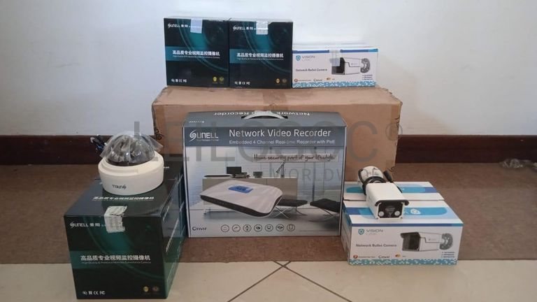 Câmeras de vigilância + Equipamentos de vigilância + Equipamentos de vigilância + Equipamentos de vigilância + Equipamentos de vigilância + Equipamentos de vigilância ·