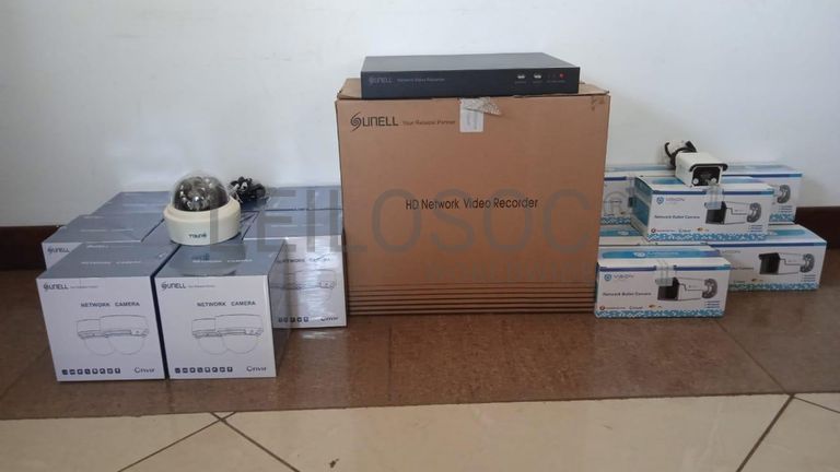 Câmeras de vigilância + Equipamentos de vigilância + Equipamentos de vigilância + Equipamentos de vigilância + Equipamentos de vigilância + Equipamentos de vigilância ·