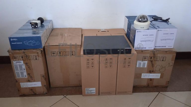 Câmeras de vigilância + Equipamentos de vigilância + Equipamentos de vigilância + Equipamentos de vigilância + Equipamentos de vigilância + Equipamentos de vigilância ·