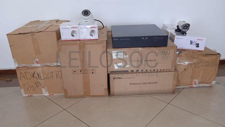 Câmeras de vigilância + Equipamentos de vigilância + Equipamentos de vigilância + Equipamentos de vigilância + Equipamentos de vigilância + Equipamentos de vigilância ·