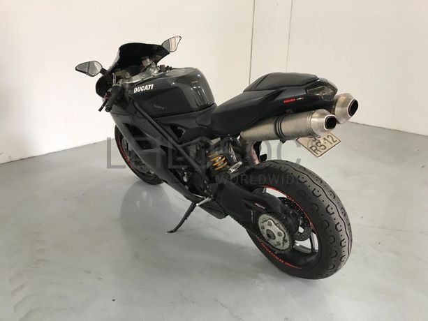 Motociclo Ducati 848 EVO · Ano 2011