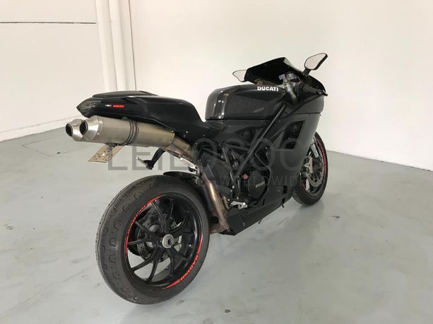 Motociclo Ducati 848 EVO · Ano 2011