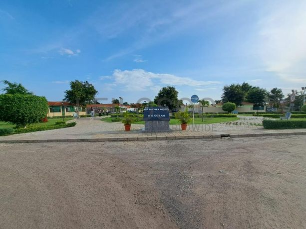 LOTE ÚNICO - 04 MORADIAS – VIANA, LUANDA