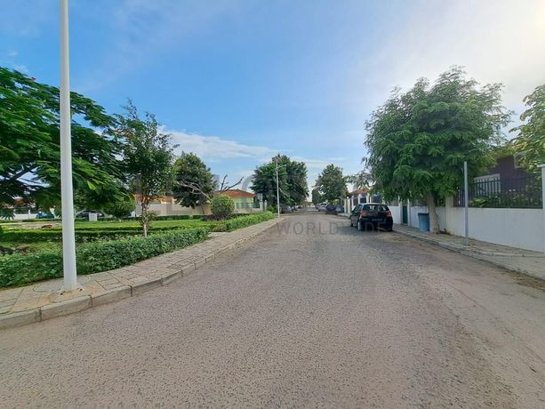 LOTE ÚNICO - 04 MORADIAS – VIANA, LUANDA