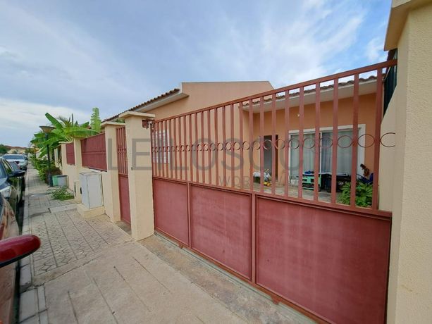 LOTE ÚNICO - 04 MORADIAS – VIANA, LUANDA