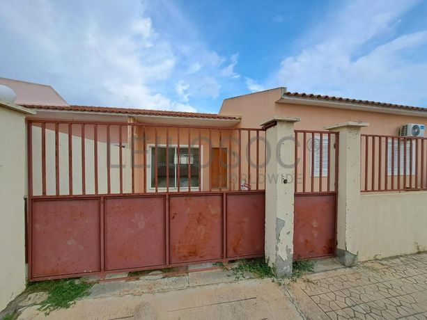 LOTE ÚNICO - 04 MORADIAS – VIANA, LUANDA