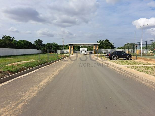 LOTE ÚNICO - 15 MORADIAS – VIANA, LUANDA · Viana