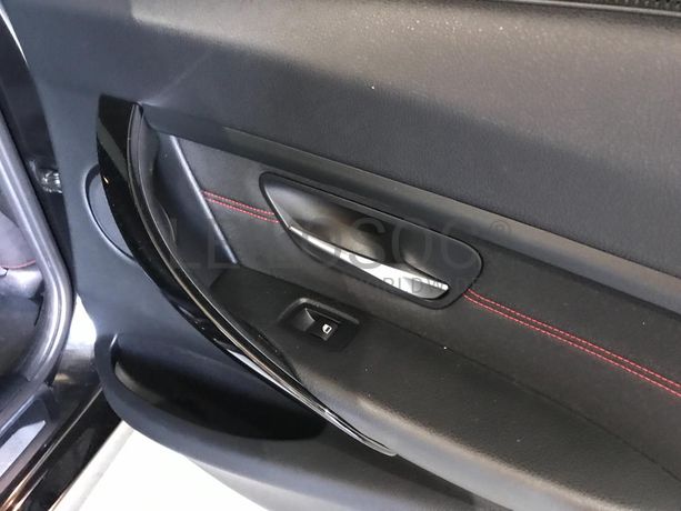 BMW 318 D Touring · Ano 2015