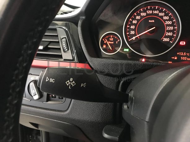 BMW 318 D Touring · Ano 2015